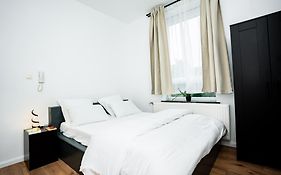 Chambre R1 Avec Salle De Bain Partagee Pres De L'Hopital De La Citadelle A Liege